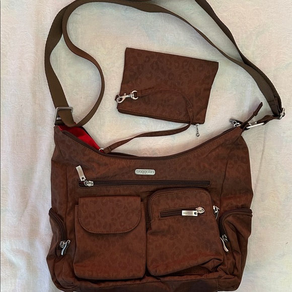 Baggallini Handbags - BAGGALLINI Everywhere Brown Crossbody Purse